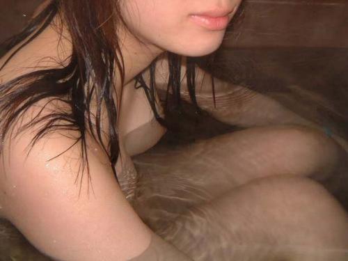 風呂場で撮った彼女とかのヌード画像29